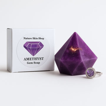 Savon gemme pierre de naissance améthyste mystique avec bague en argent cachée