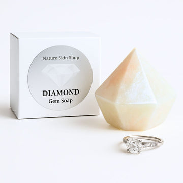 Savon gemme pierre de naissance diamant avec bague en argent cachée