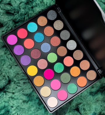 Palette de fards à paupières haute pigmentation Amazona