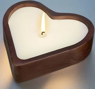 Bougie 3 mèches en bois en forme de cœur Love In The Air