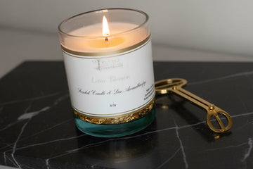 Bougie artisanale Lux aux flocons d'or parfumés