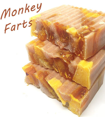 Savon naturel au lait de chèvre « Monkey Farts », saponification à froid